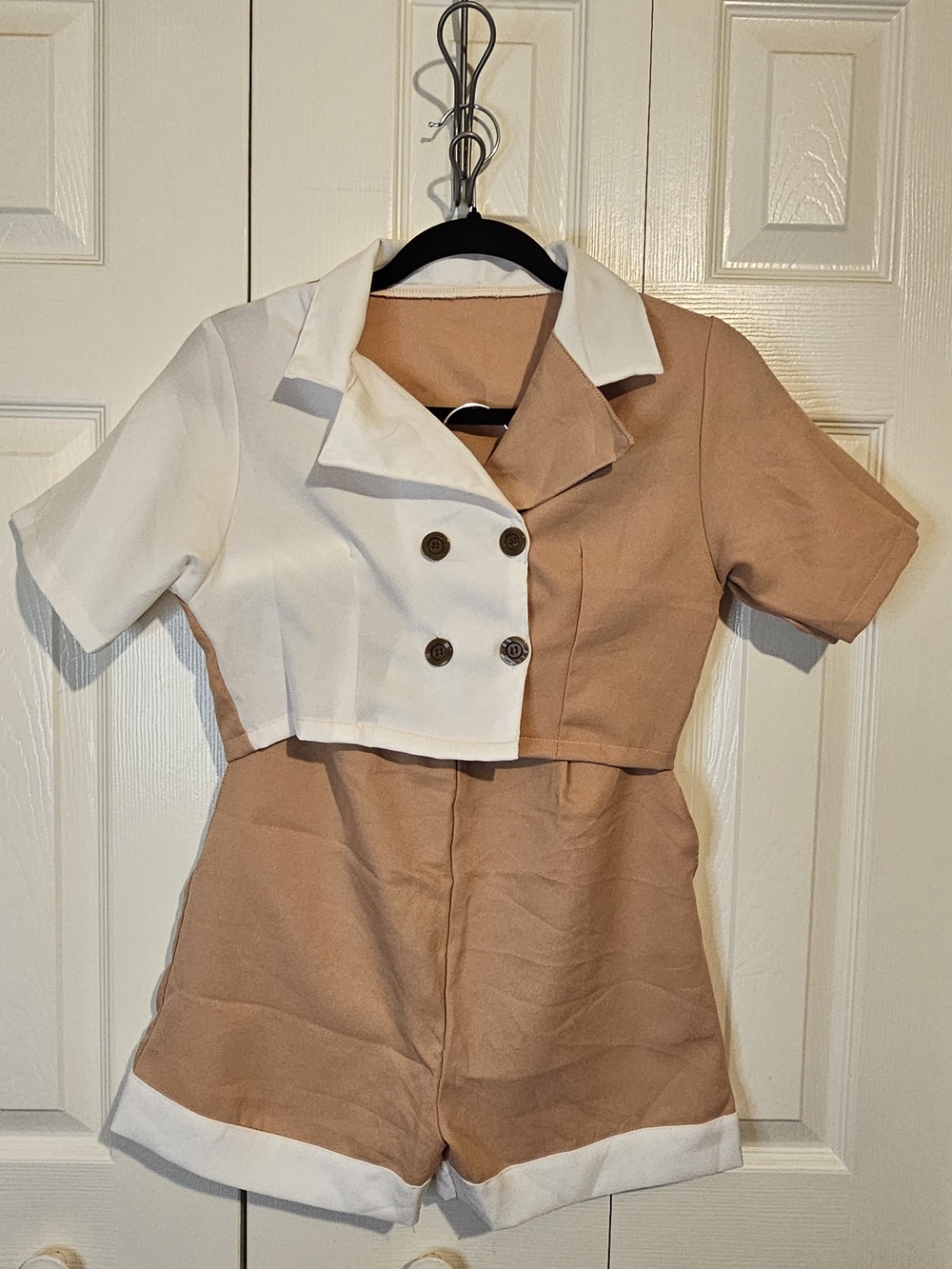 Two-Tone Cropped Blazer & Short Set in Beige and White